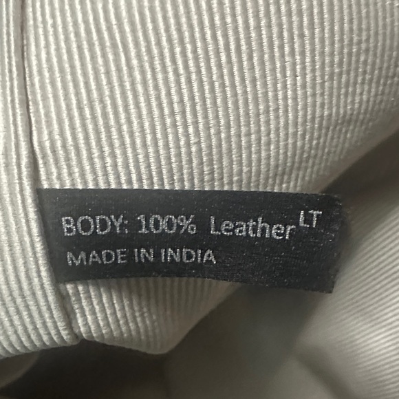 NWT- Margot New York Suede Leather Tan Shoulder Hobo Bag. New With Tags. - Picture 3 of 14